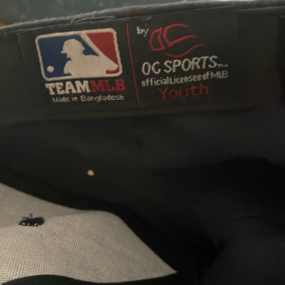 Youth Boston Red Sox navy. Red embroidered B trim in white. Official TeamMLB. - Picture 4 of 4